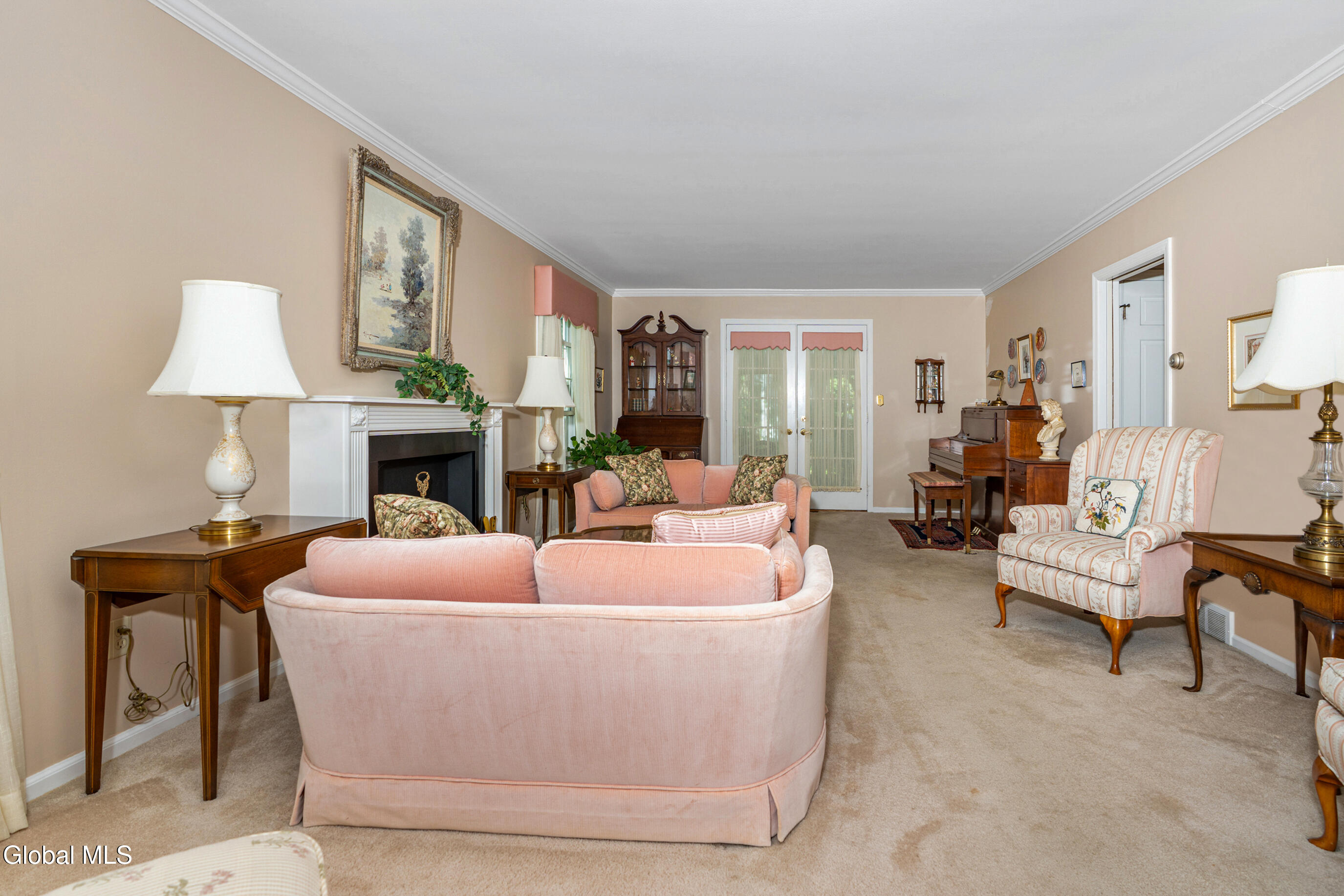 21 Heather Lane Bethlehem, NY 12054 - Photo 8 of 43 011-21-Heather-Ln