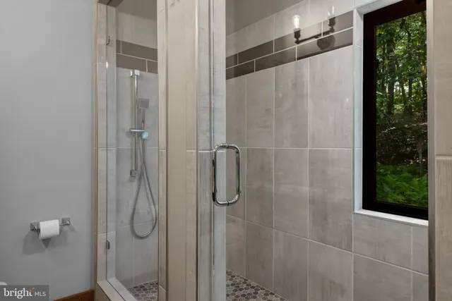 a view of livingroom with furniture