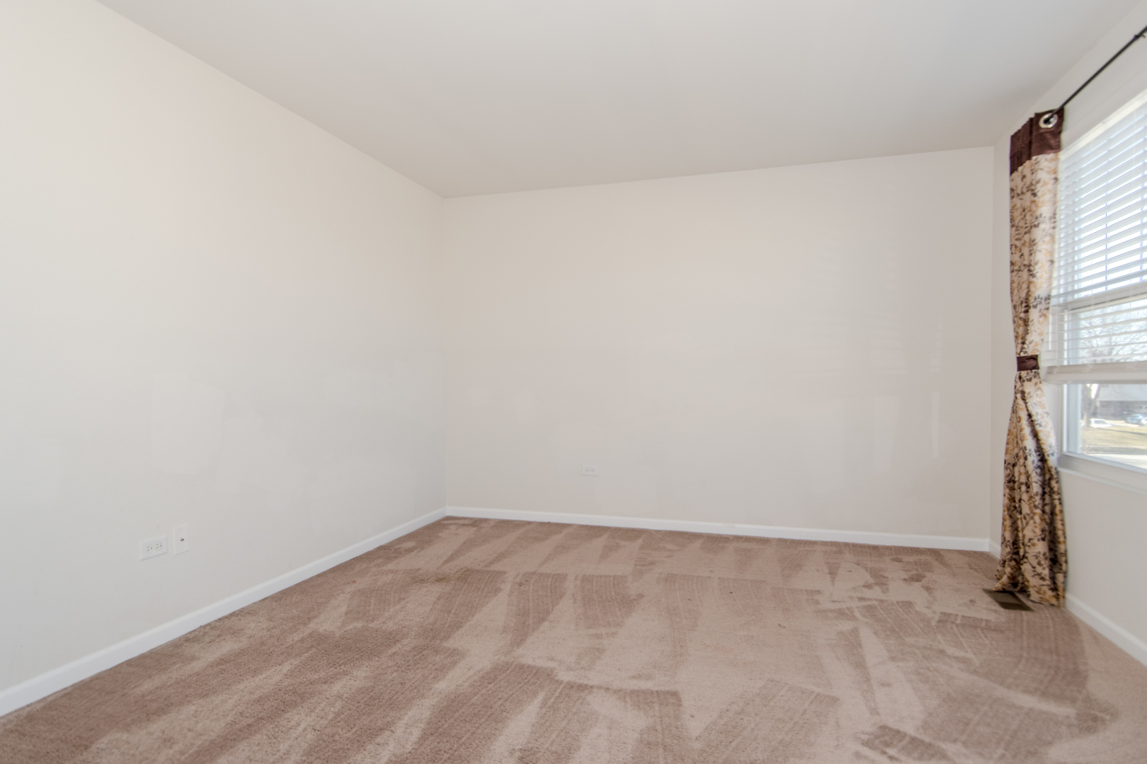 2548 Balsam Cove Road Naperville, IL 60563 - Photo 53 of 63 Gallery Image 53