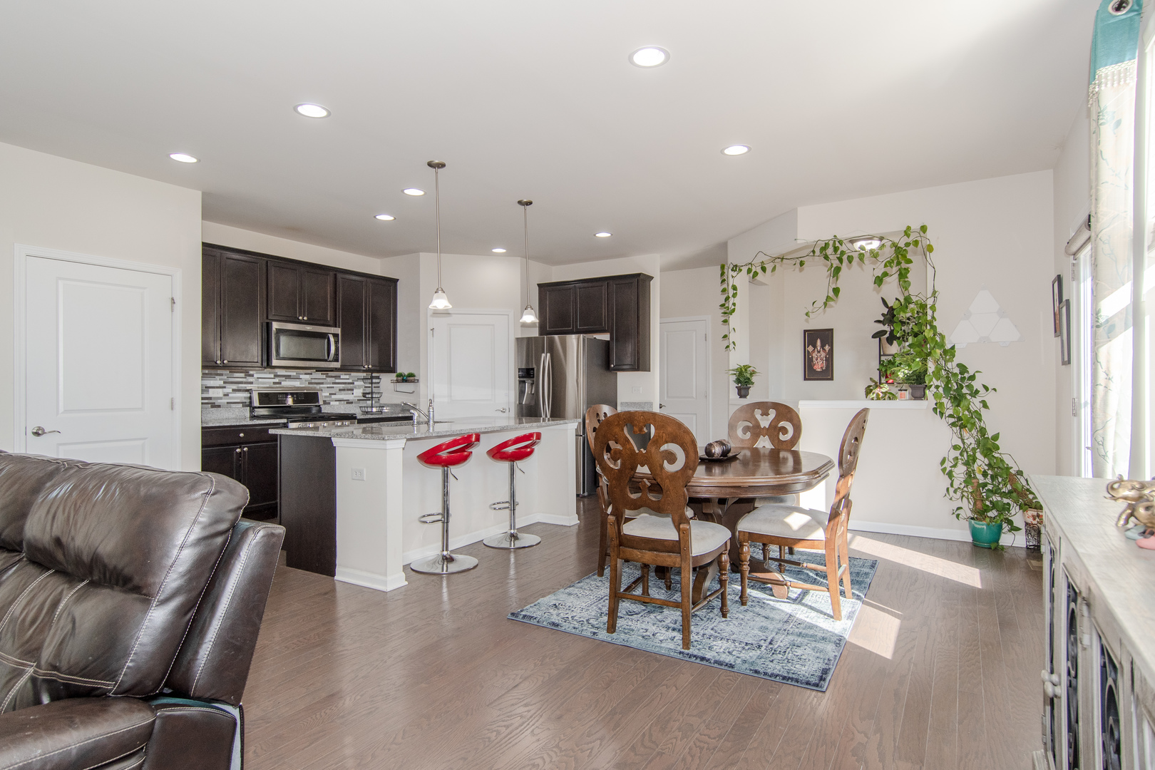 2548 Balsam Cove Road Naperville, IL 60563 - Photo 8 of 63 Gallery Image 8