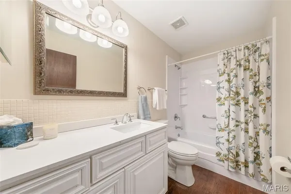 $93,900 | 3104 Denmark Drive, Unit D, Bridgeton, MO 63044