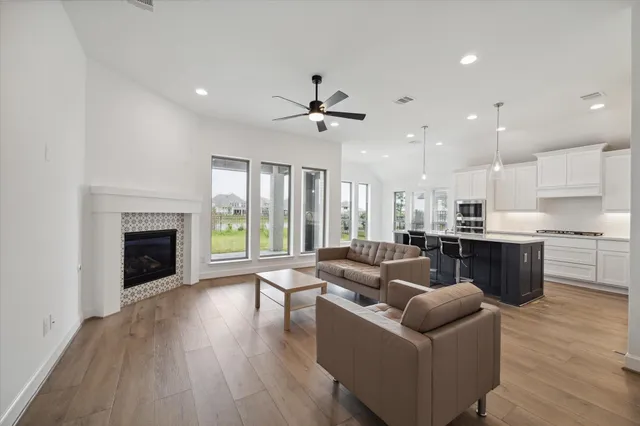 $3,000 | 645 Cape Capri Drive, Katy, TX 77493