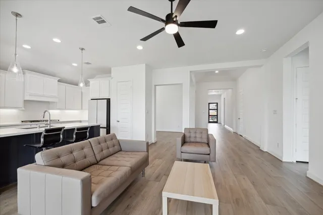 $3,000 | 645 Cape Capri Drive, Katy, TX 77493