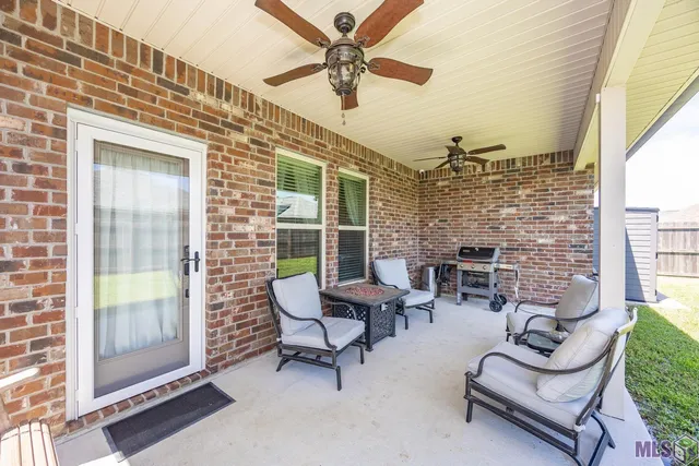 $349,900 | 812 Beaumont Drive, Gonzales, LA 70737