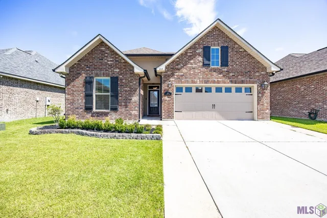 $349,900 | 812 Beaumont Drive, Gonzales, LA 70737