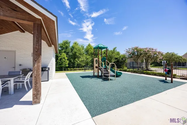 $349,900 | 812 Beaumont Drive, Gonzales, LA 70737