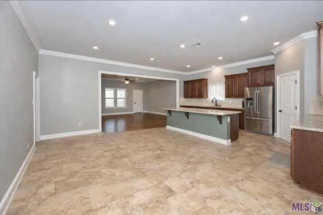 $349,900 | 812 Beaumont Drive, Gonzales, LA 70737