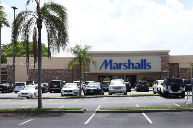 $345,000 | 13935 Southwest 84th Street, Unit 905, Miami, FL 33183