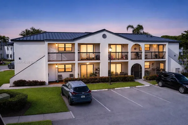 $2,350 | 18226 Mediterranean Boulevard, Unit 516, Hialeah, FL 33015