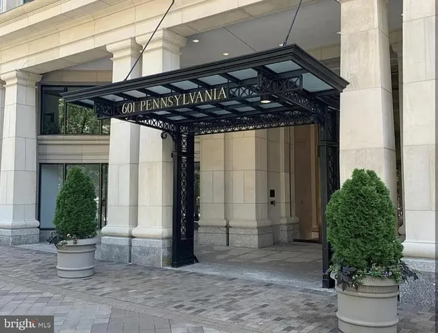 $1,975 | 601 Pennsylvania Avenue Northwest, Unit 609, Washington, DC 20004