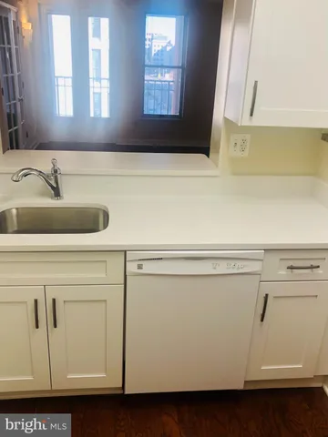 $1,975 | 601 Pennsylvania Avenue Northwest, Unit 609, Washington, DC 20004