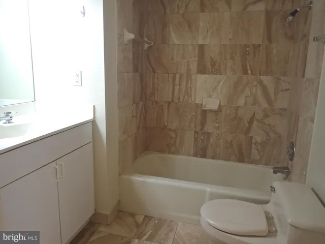 $1,975 | 601 Pennsylvania Avenue Northwest, Unit 609, Washington, DC 20004