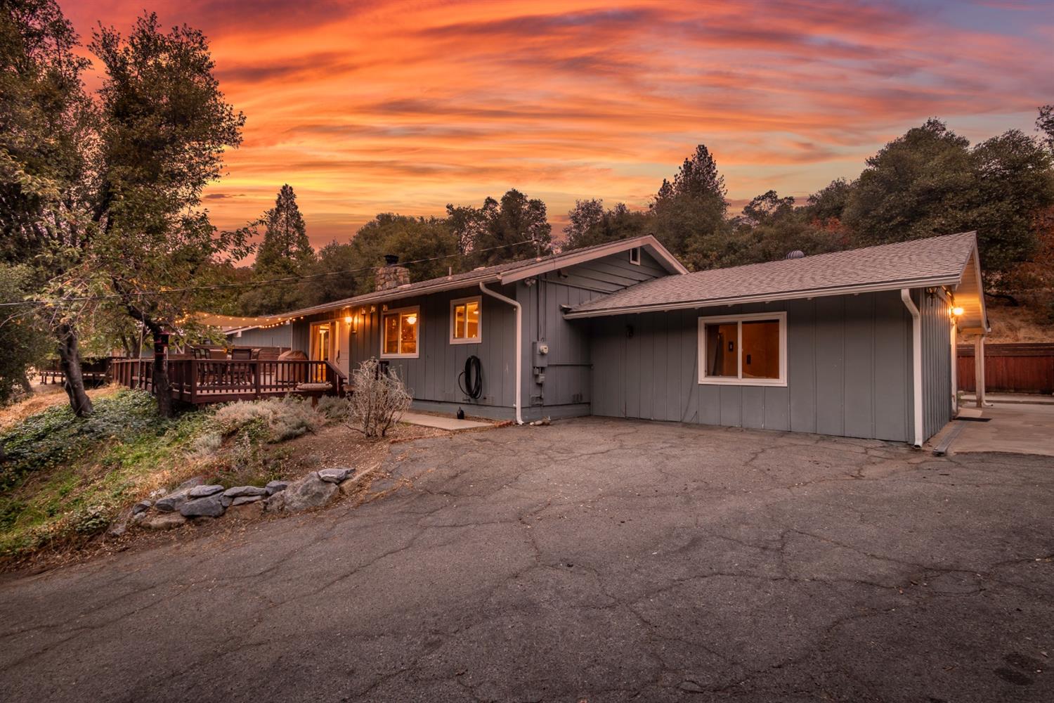42433 Buckeye Road Oakhurst, CA 93644 - Photo 2 of 41 Gallery Image 2