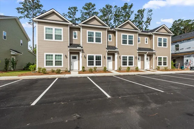 $2,300 | 801 Twin Rivers Drive, Wando, SC 29492