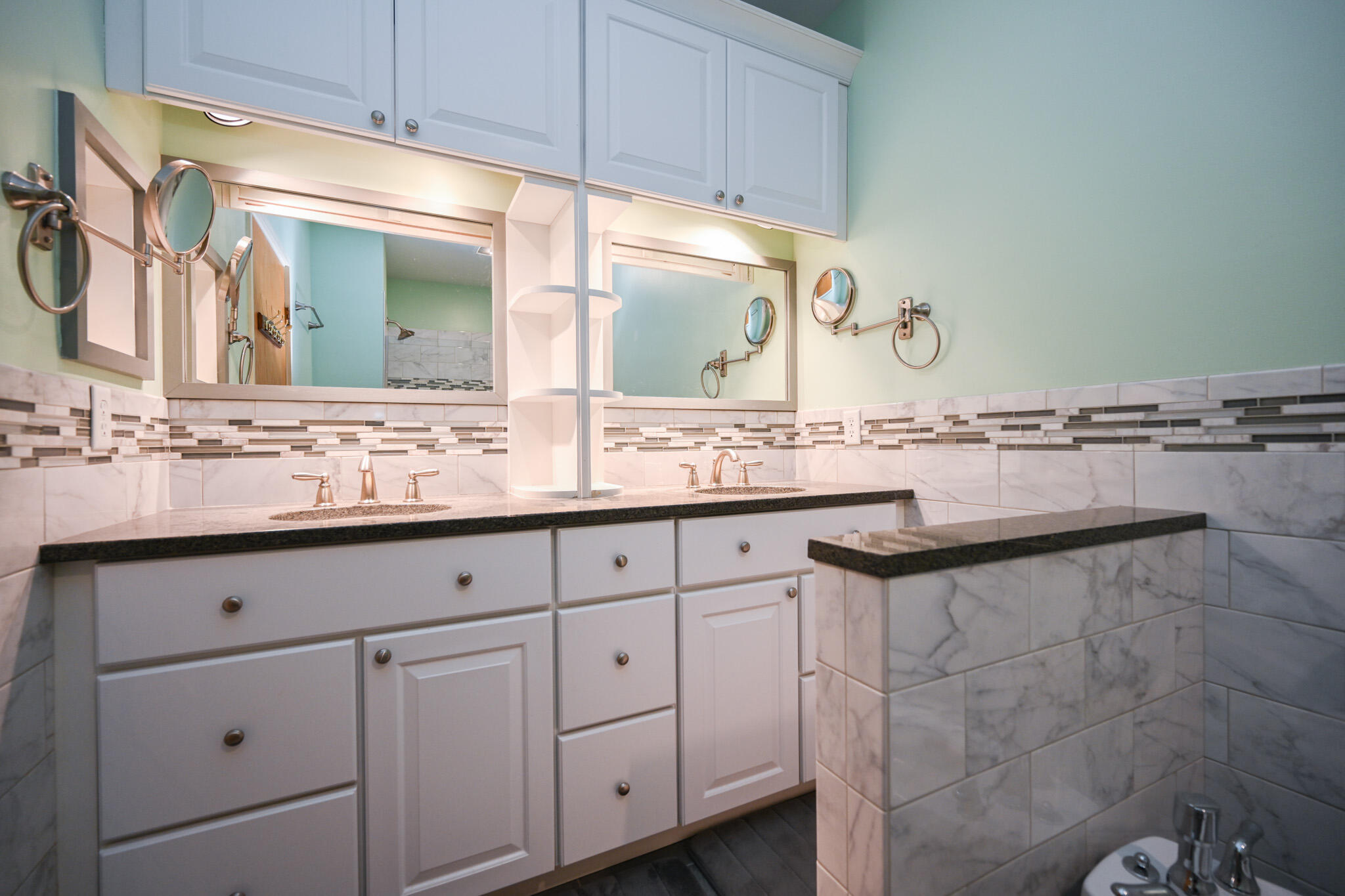 112 Franklin Street, Unit C6 Bangor, ME 04401 - Photo 17 of 21 Primary BR Bath