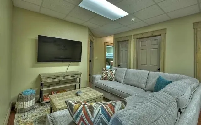 $2,300 | 529 East 2nd Street, Blue Ridge, GA 30513