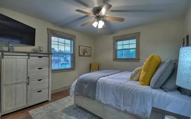 $2,300 | 529 East 2nd Street, Blue Ridge, GA 30513