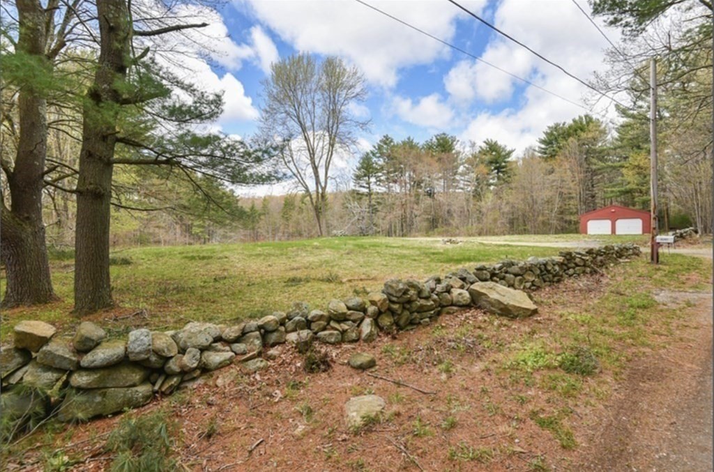 17 Fort Hill Road Webster, MA 01570 - Photo 1 of 7 Gallery Image 1