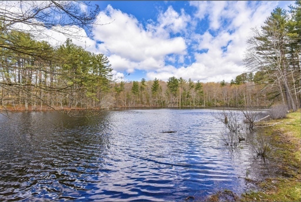 17 Fort Hill Road Webster, MA 01570 - Photo 4 of 7 Gallery Image 4