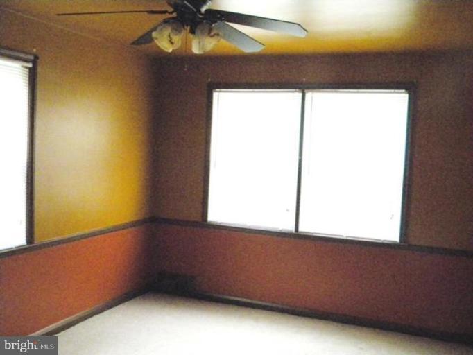 1500 Gleneagle Road Baltimore, MD 21239 - Photo 2 of 10 Dining Room