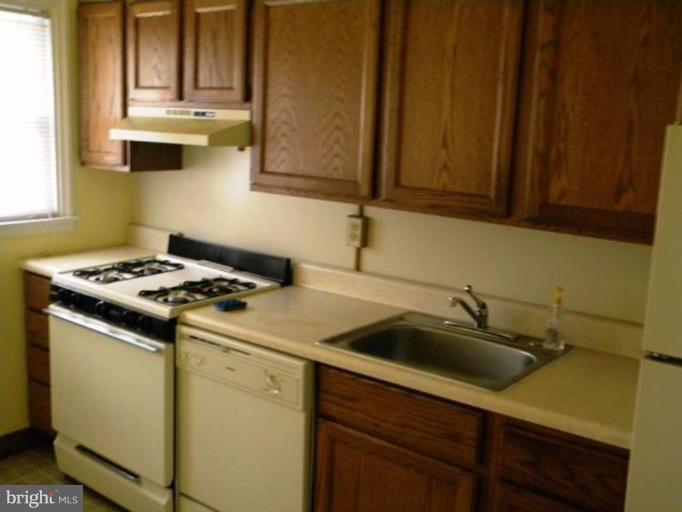1500 Gleneagle Road Baltimore, MD 21239 - Photo 3 of 10 Kitchen