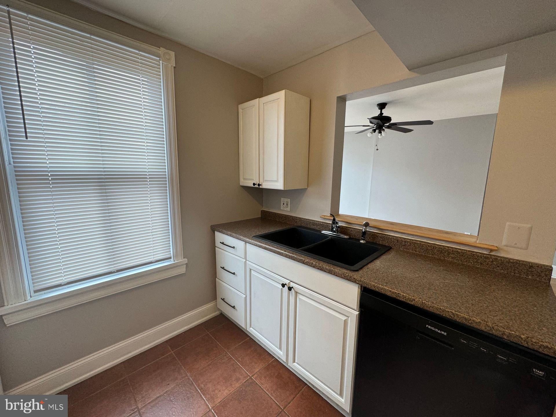 112 Linden Street, Unit 2 Camden, NJ 08102 - Photo 4 of 13