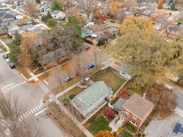 $279,900 | 9201 South 52nd Avenue, Oak Lawn, IL 60453