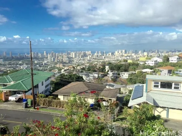 $3,400 | 2207 St Louis Drive, Honolulu, HI 96816
