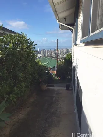 $3,400 | 2207 St Louis Drive, Honolulu, HI 96816