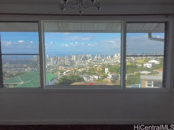 $3,400 | 2207 St Louis Drive, Honolulu, HI 96816