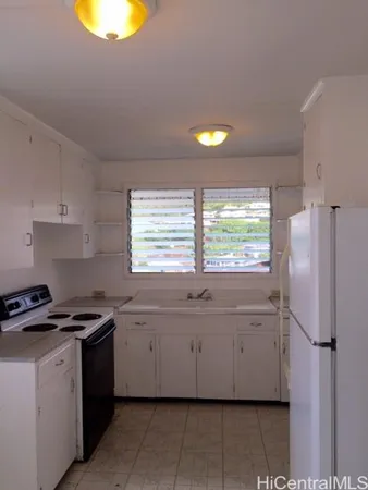 $3,400 | 2207 St Louis Drive, Honolulu, HI 96816