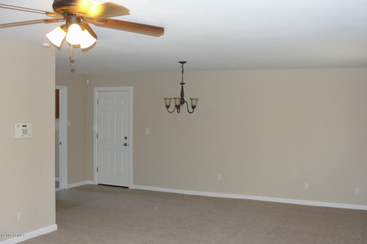 3435 West Bloomfield Road Phoenix, AZ 85029 - Photo 2 of 11 living room