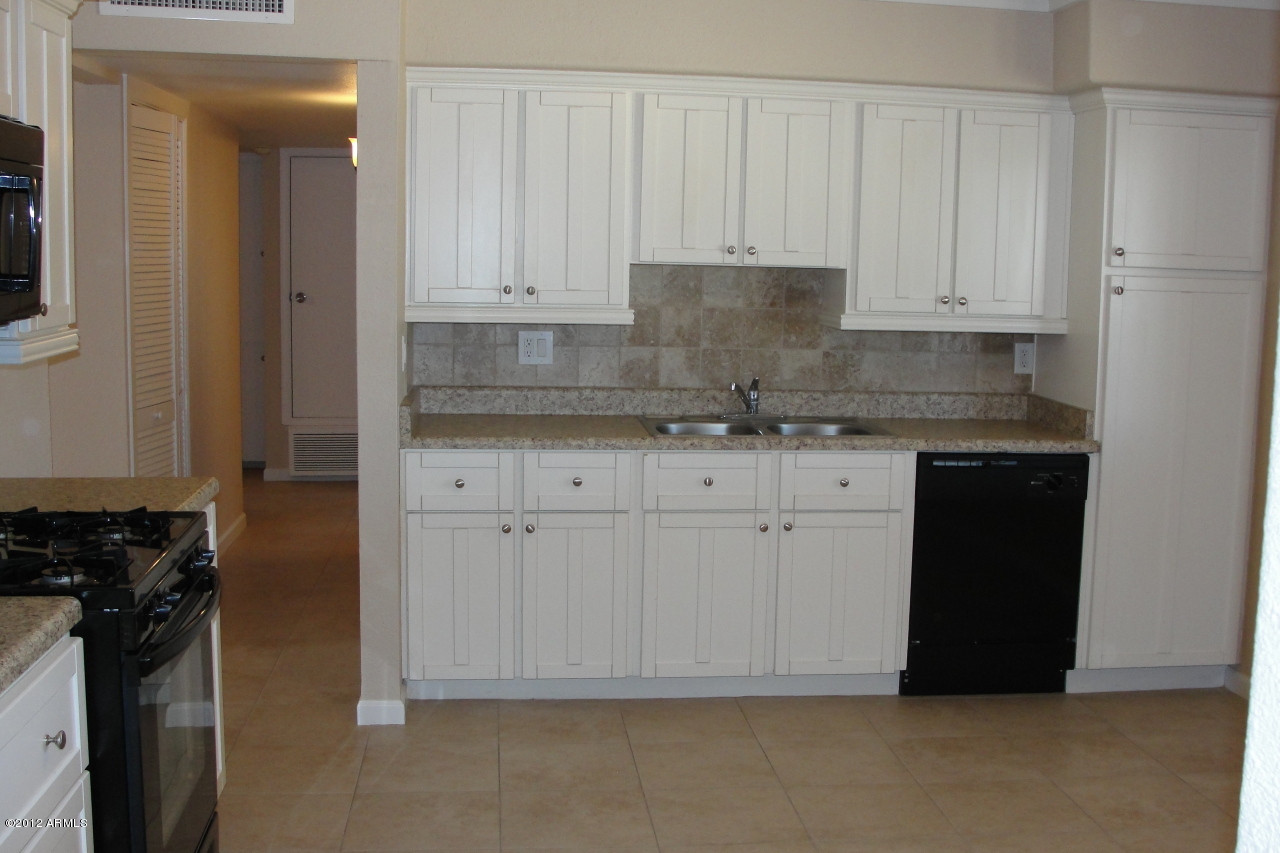 3435 West Bloomfield Road Phoenix, AZ 85029 - Photo 4 of 11 kitchen