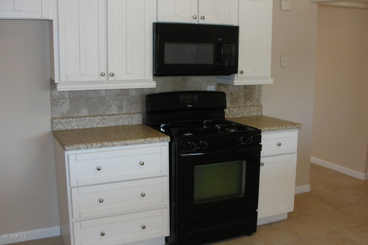 3435 West Bloomfield Road Phoenix, AZ 85029 - Photo 5 of 11 stove