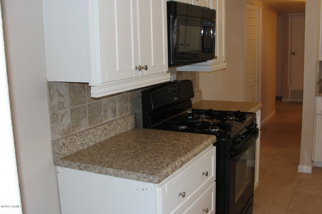 3435 West Bloomfield Road Phoenix, AZ 85029 - Photo 6 of 11 stove