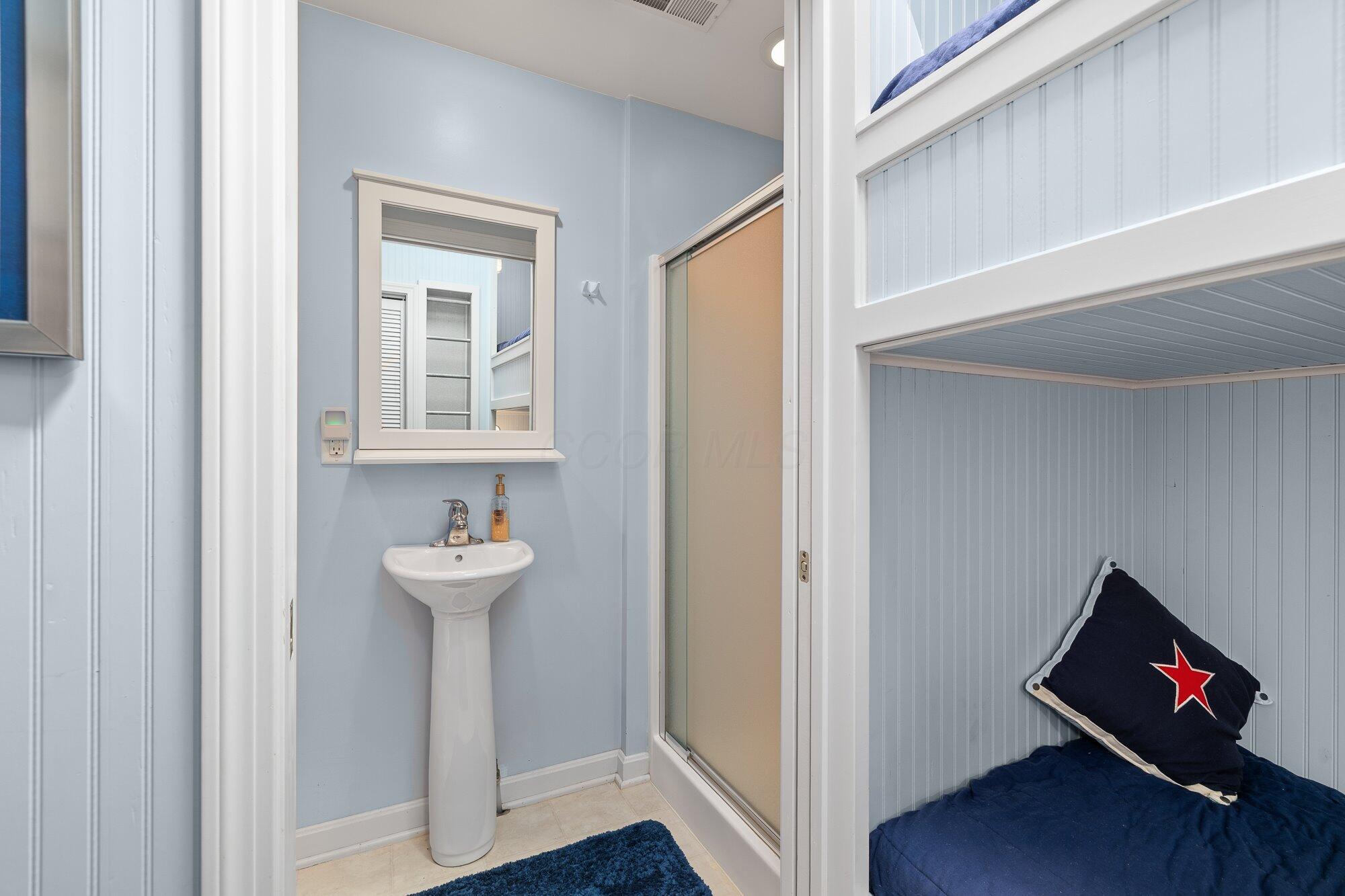 1833 East Hanley Road Mansfield, OH 44903 - Photo 73 of 94 61-guesthouse-bed-2-bath