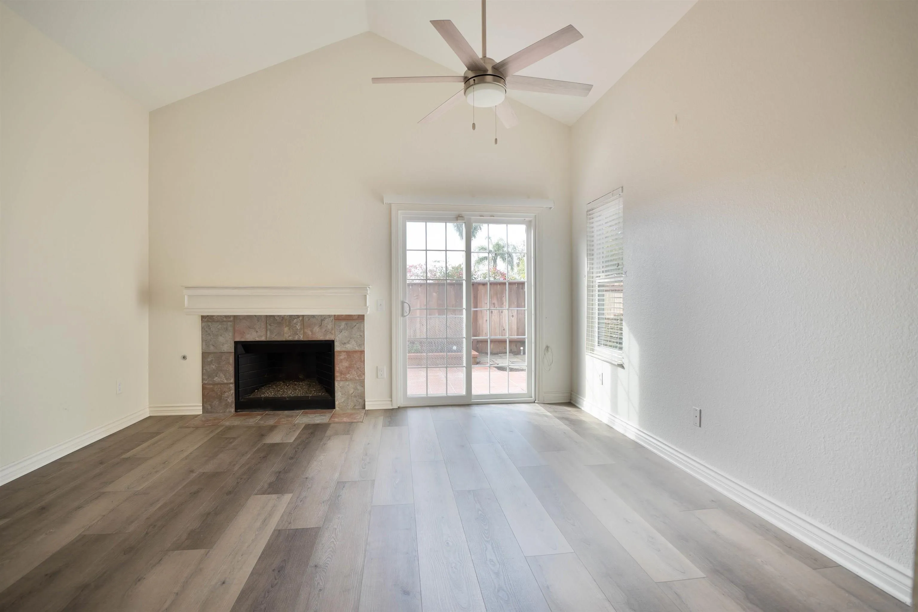 1533 Roma Drive Vista, CA 92081 - Photo 11 of 24