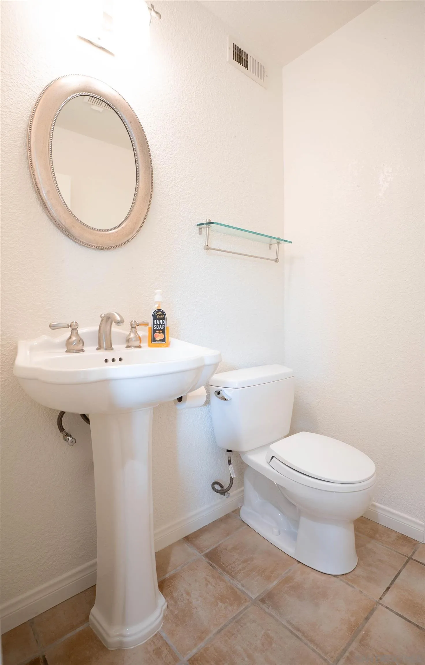 1533 Roma Drive Vista, CA 92081 - Photo 15 of 24