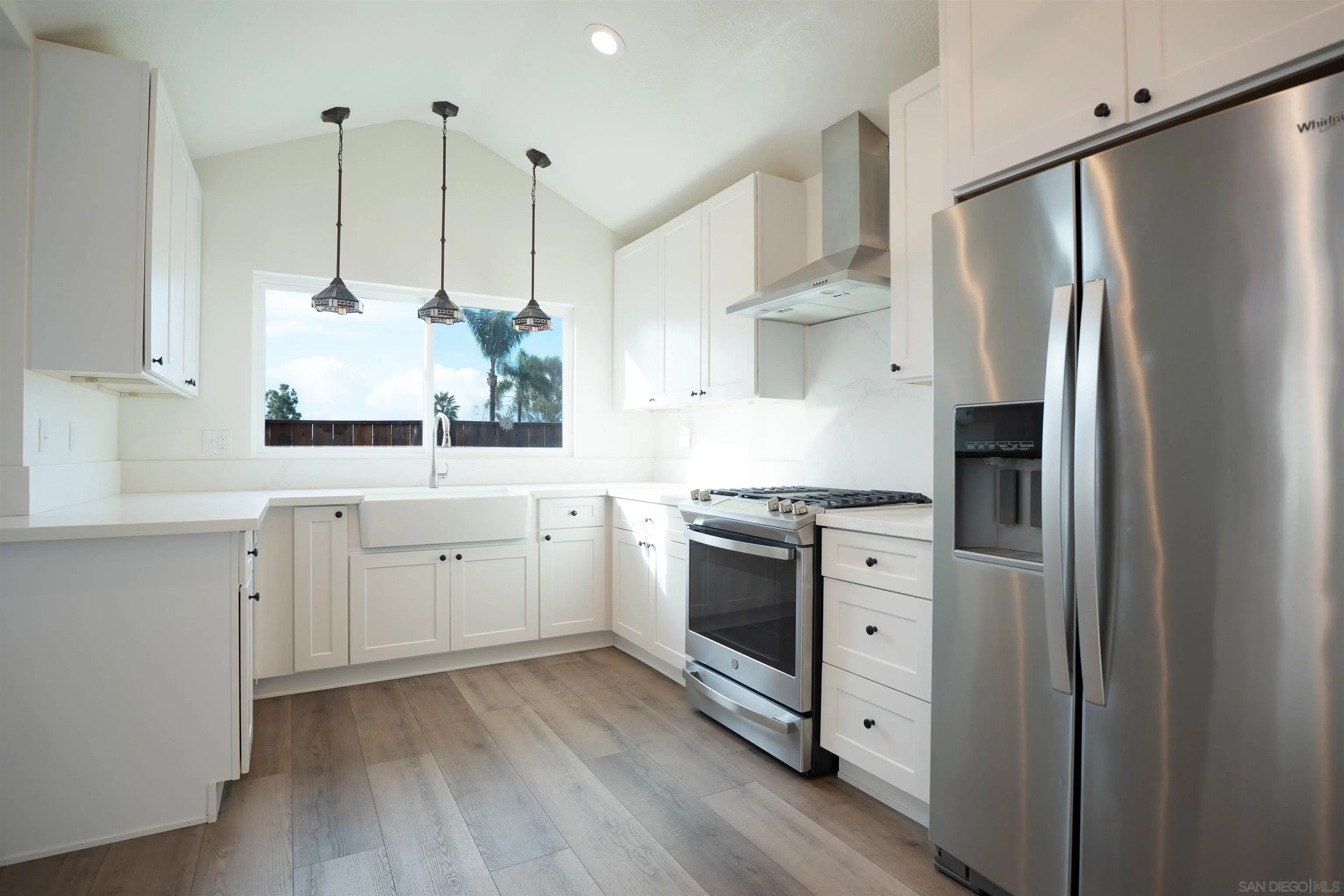 1533 Roma Drive Vista, CA 92081 - Photo 4 of 24