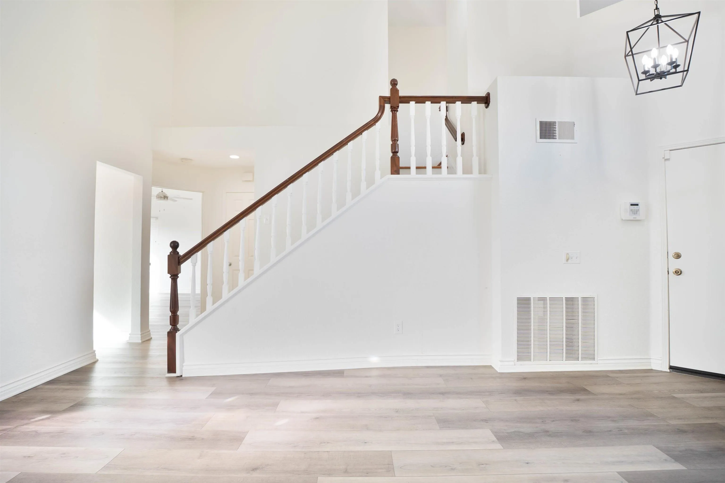 1533 Roma Drive Vista, CA 92081 - Photo 6 of 24