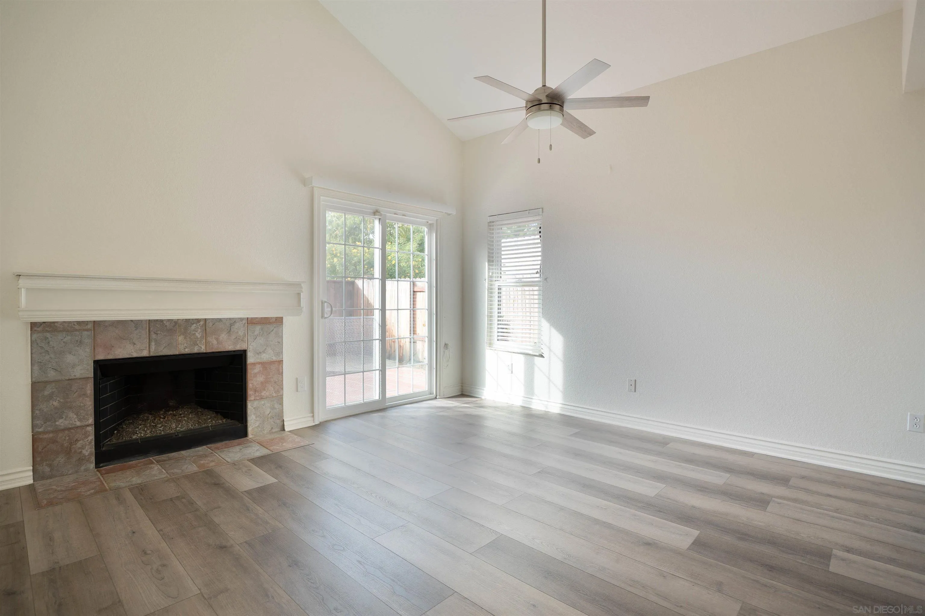 1533 Roma Drive Vista, CA 92081 - Photo 10 of 24