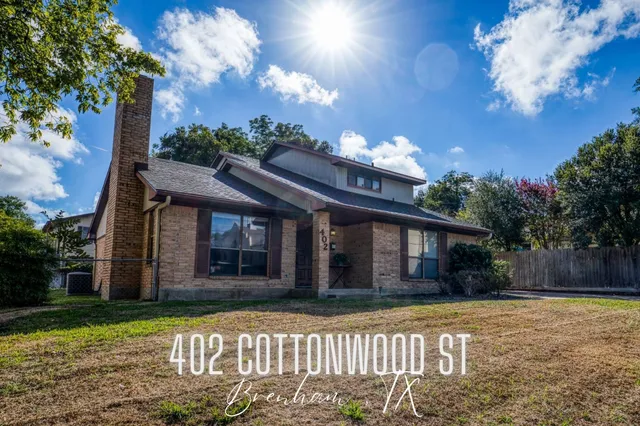 $1,895 | 402 Cottonwood Street, Brenham, TX 77833