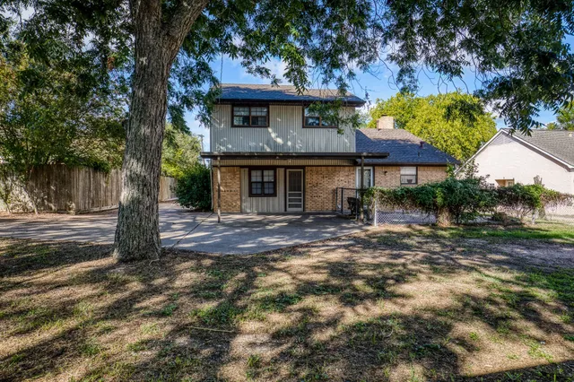 $1,895 | 402 Cottonwood Street, Brenham, TX 77833