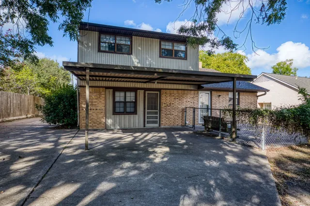 $1,895 | 402 Cottonwood Street, Brenham, TX 77833