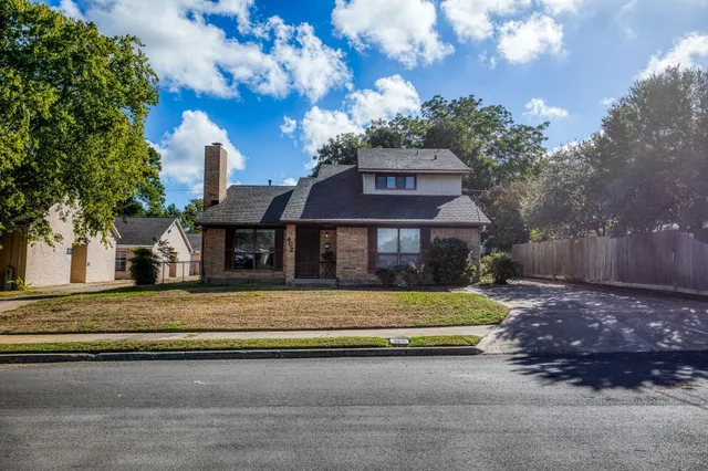 $1,895 | 402 Cottonwood Street, Brenham, TX 77833