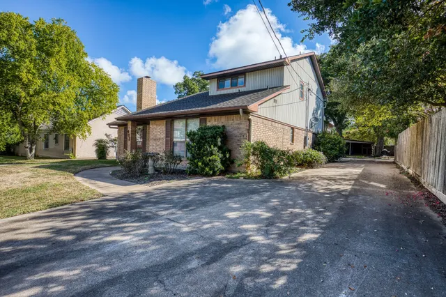 $1,895 | 402 Cottonwood Street, Brenham, TX 77833