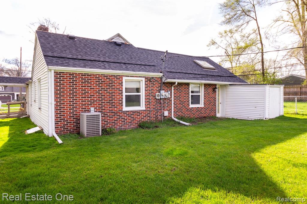 1433 Courtland Boulevard Rochester Hills, MI 48307 - Photo 32 of 35