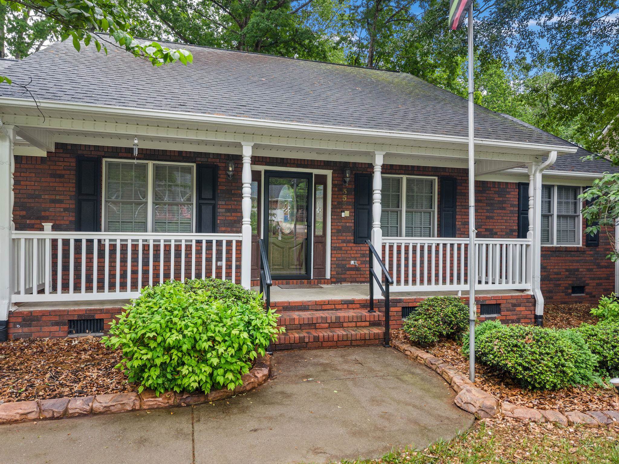353 Round Ridge Road Spartanburg, SC 29302 - Photo 4 of 45