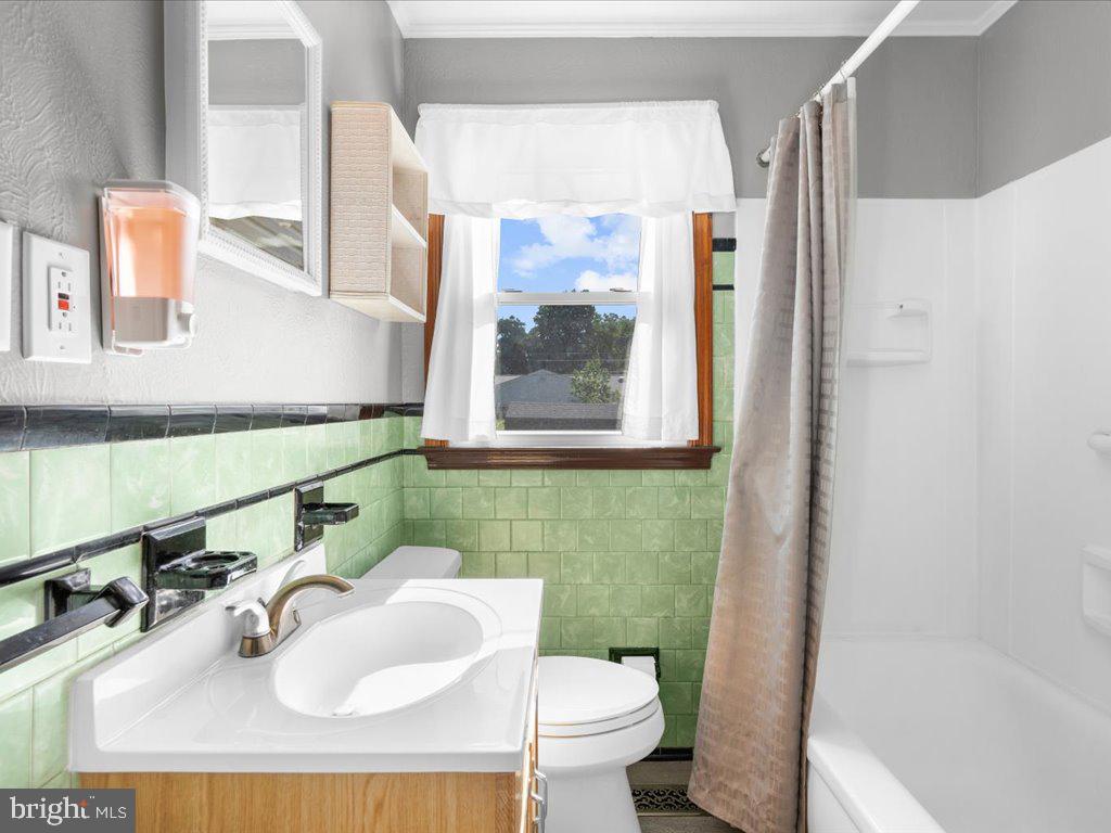 407 Sycamore Road Linthicum Heights, MD 21090 - Photo 13 of 36 Gallery Image 13