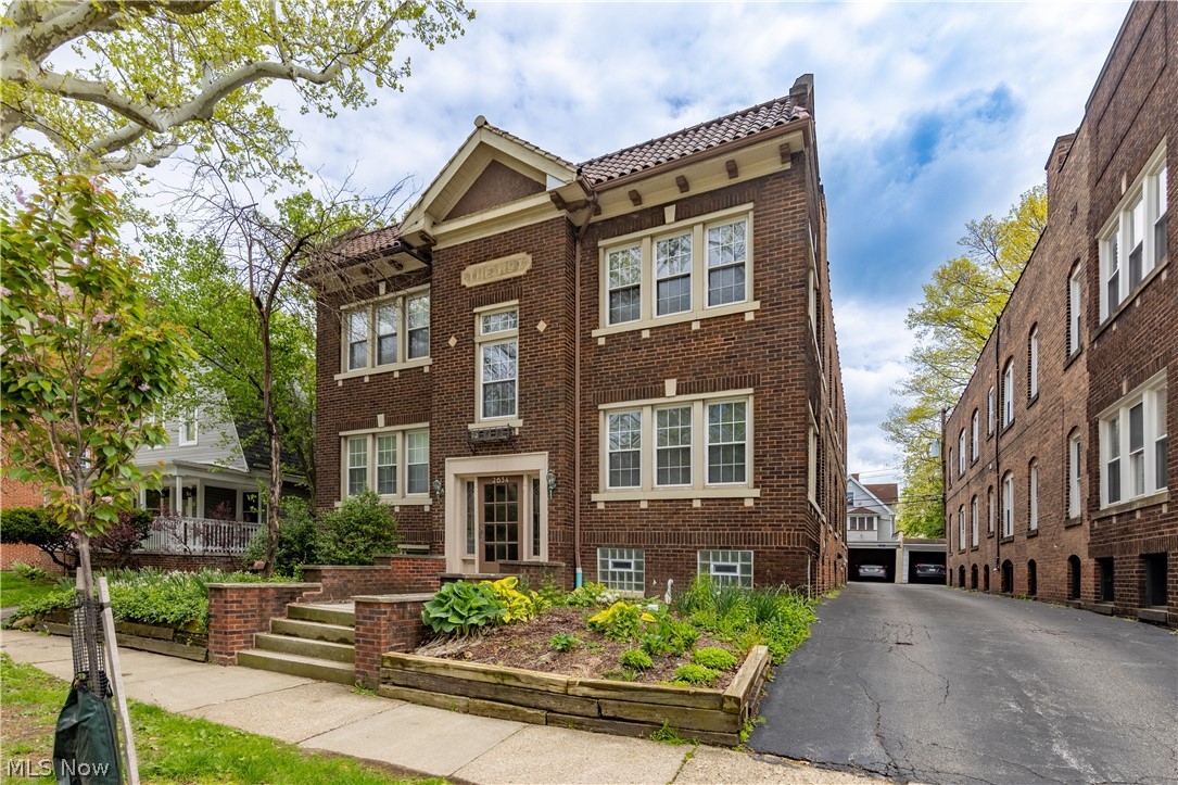 2634 Mayfield Road, Unit 4 Cleveland Heights, OH 44106 - Photo 2 of 26